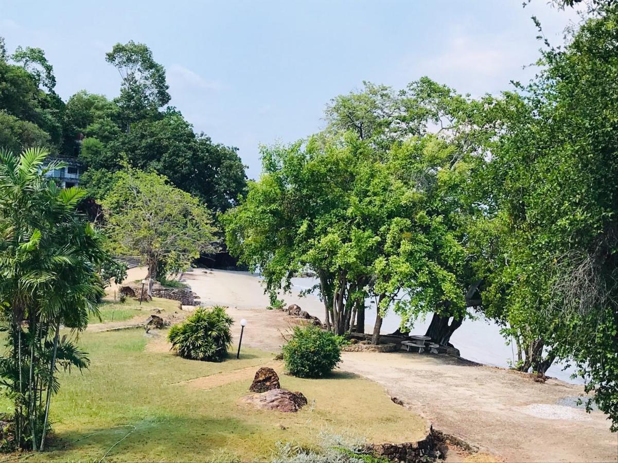 Baan Rug Nam Sai Villa Klaeng Luaran gambar