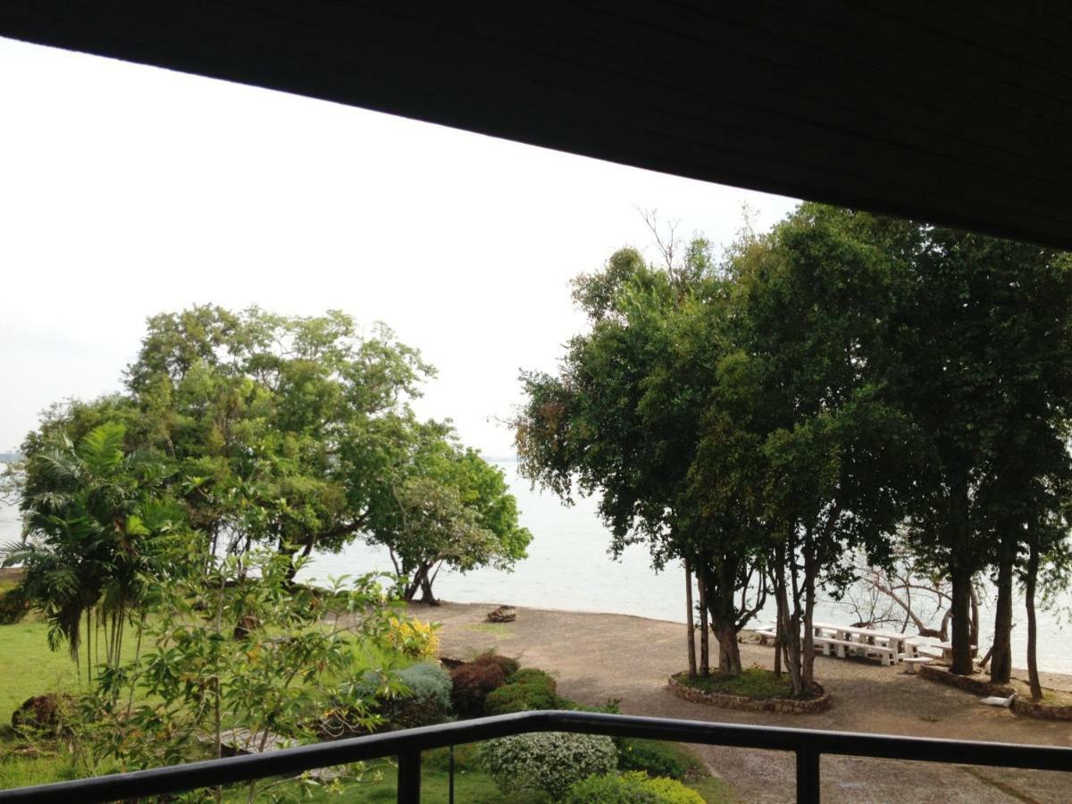 Baan Rug Nam Sai Villa Klaeng Luaran gambar